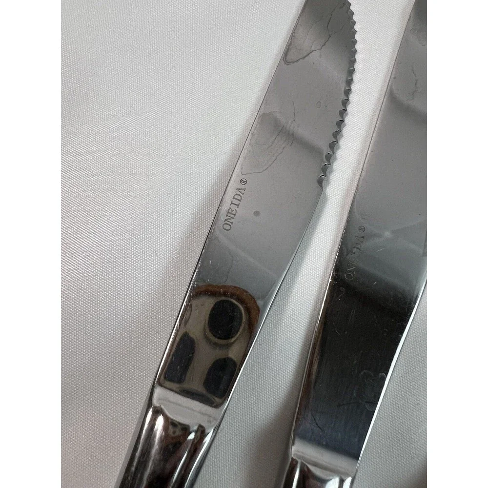 Oneida Stainless 9” Dinner Knives Set of‎ 8